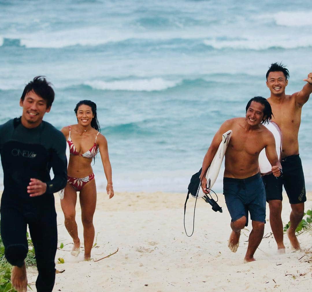 大村 奈央さんのインスタグラム写真 - (大村 奈央Instagram)「夏👙➡︎👢冬を味わった先週。ありがとうオーストラリアの海と千葉の海〜！ ブーツ履いてサーフィンしたのは2回目ぐらい🤣 Thank you Australia 🇦🇺!」4月5日 7時52分 - naoomura