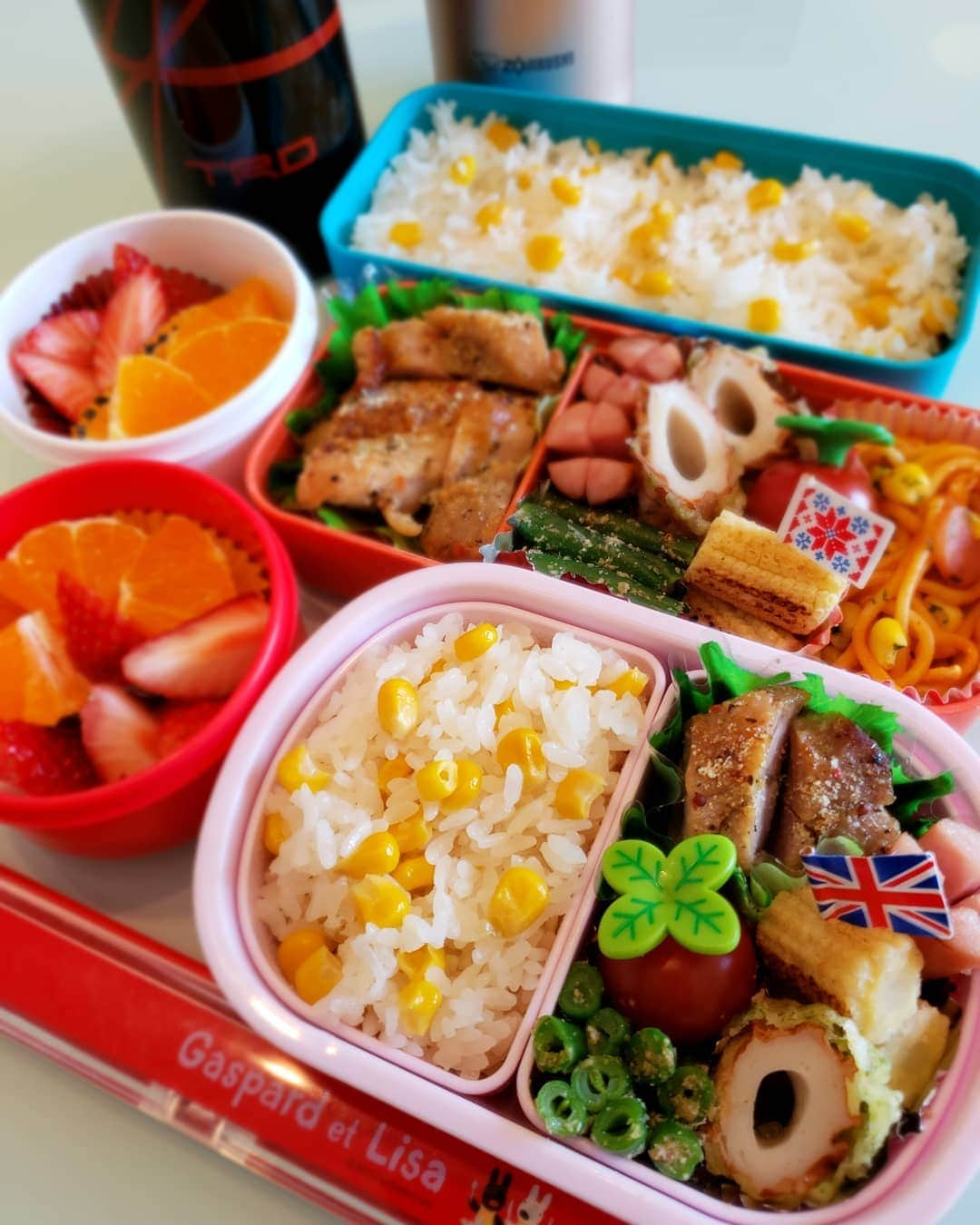 佐藤純さんのインスタグラム写真 - (佐藤純Instagram)「昨日も、子供達のリクエストでコーンご飯🍱  昨日は、娘からメダルをもらいました🏅  嬉しいな～❤ お弁当生活もあとちょっと。  頑張ろう！  #お弁当 #兄妹弁当 #お弁当生活 #コーンご飯 #コーン缶 #娘からのプレゼント #メダル #ありがとう #大好き #ママ#ママモデル#モデル #mama #mamamodel #model」4月5日 8時03分 - junsatoidea