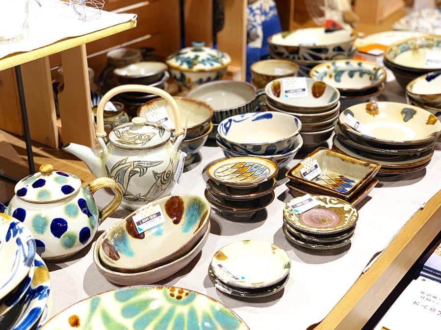 LECT レクトさんのインスタグラム写真 - (LECT レクトInstagram)「選ぶこと、使うことを楽しむ。 5/12まで広島T-SITE 1号館1階 ギャラリースペースにて「陶器と暮らし」をテーマにした蚤の市を開催しております。詳しくはこちら。 @hiroshima_tsite . #lect #レクト #tsite #広島tsite #陶器 #器 #食器 #インテリア雑貨 #蚤の市 #丁寧な暮らし #小さな幸せ #ライフスタイル #広島観光 #広島雑貨屋 #広島」4月5日 8時03分 - lect_hiroshima