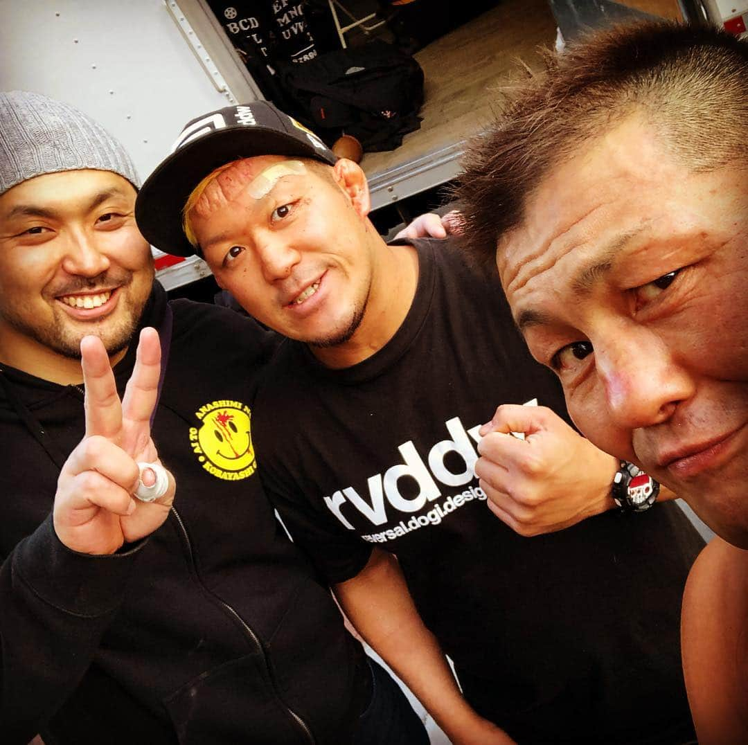 鈴木みのるさんのインスタグラム写真 - (鈴木みのるInstagram)「came from japan  #gcw #bloodsport #竹田誠志 #鈴木秀樹 普段は絡まないレスラー達だけど、共に大会を盛り上げた2人と。。」4月5日 8時52分 - suzuki.d.minoru