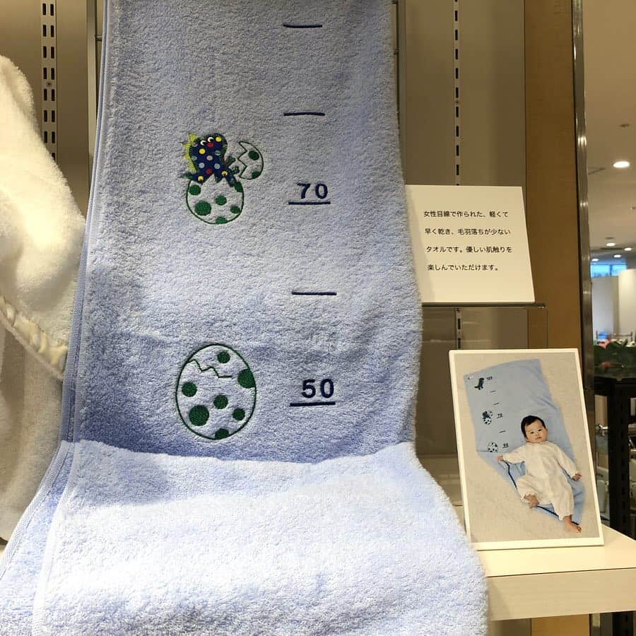 LATOV_ラトブ さんのインスタグラム写真 - (LATOV_ラトブ Instagram)「【三越】 ベビーandキッズコーナーができました。｢2wayスタイ(1,500円+税)｣や｢身長が測れるタオル(6,000円+税)｣など#クレッシェンド の人気商品取り揃えています。ご予算に応じて箱詰めもできます。出産祝いにも最適◎ #ベビーキッズ #三越 #ラトブ」4月5日 9時02分 - latov_20071025