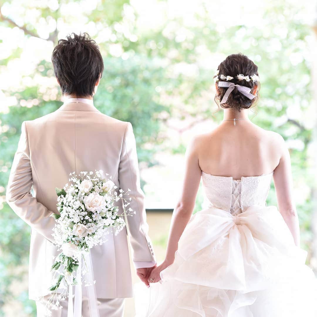 コンフェット鈴鹿平安閣さんのインスタグラム写真 - (コンフェット鈴鹿平安閣Instagram)「@confetto_heiankaku  バックスタイルもブライダルフォトに✨  #コンフェット鈴鹿 #三重平安閣  #平安閣グループ  #トレーン #ベール #披露宴  #ウエディングドレス #結婚式  #新郎新婦  #バックスタイル #プレ花嫁  #ブライダルフェア  #2019夏婚」4月5日 9時25分 - confetto_heiankaku