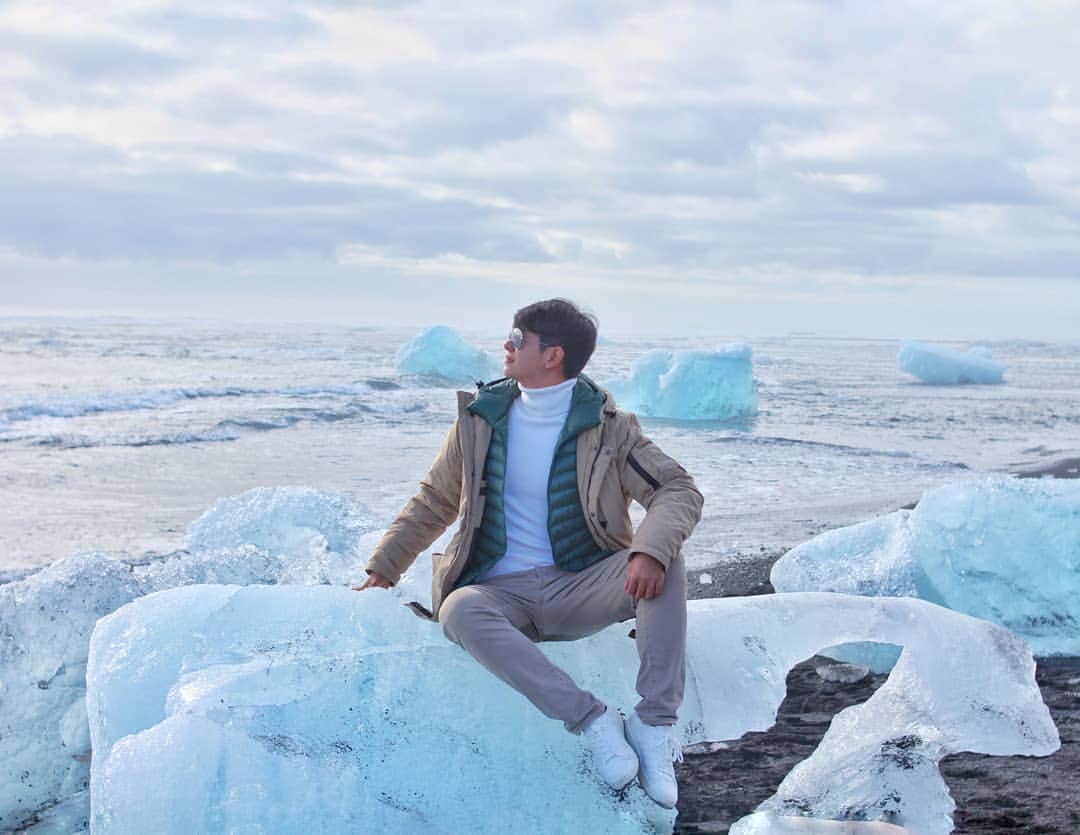 アイス・サランユーのインスタグラム：「Diamond are forever💍💎 Ice On Ice 😂 #ตูดแฉะ #icesarunyu  #Iceland  #icesarunyuaroundtheworld」