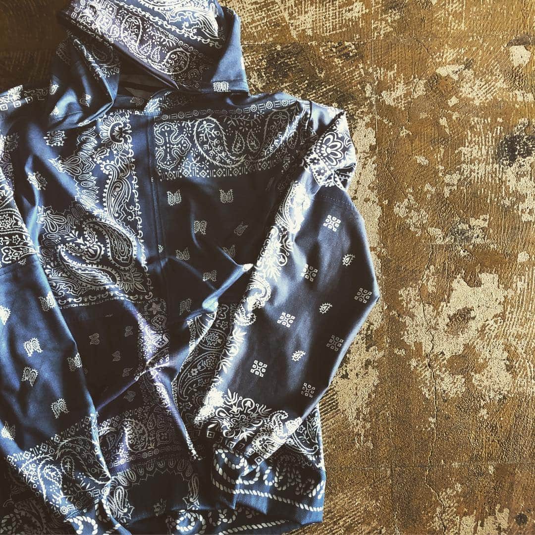 のインスタグラム：「2019Autumn&Winter.  patchwork bandana print hoodie.  @seeds_design  #print  #bandana #patchwork  #printproduction」