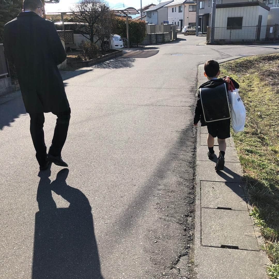 石岡沙織さんのインスタグラム写真 - (石岡沙織Instagram)「4/4入学式🌸 ここまで元気に成長できたことに、周りの皆様に感謝🙏 新一年生は慣れるまで大変だろうなぁ〜😂 初日からお弁当持ってセンターまで、頑張ってください🍱」4月5日 10時01分 - saori_ishioka_mma