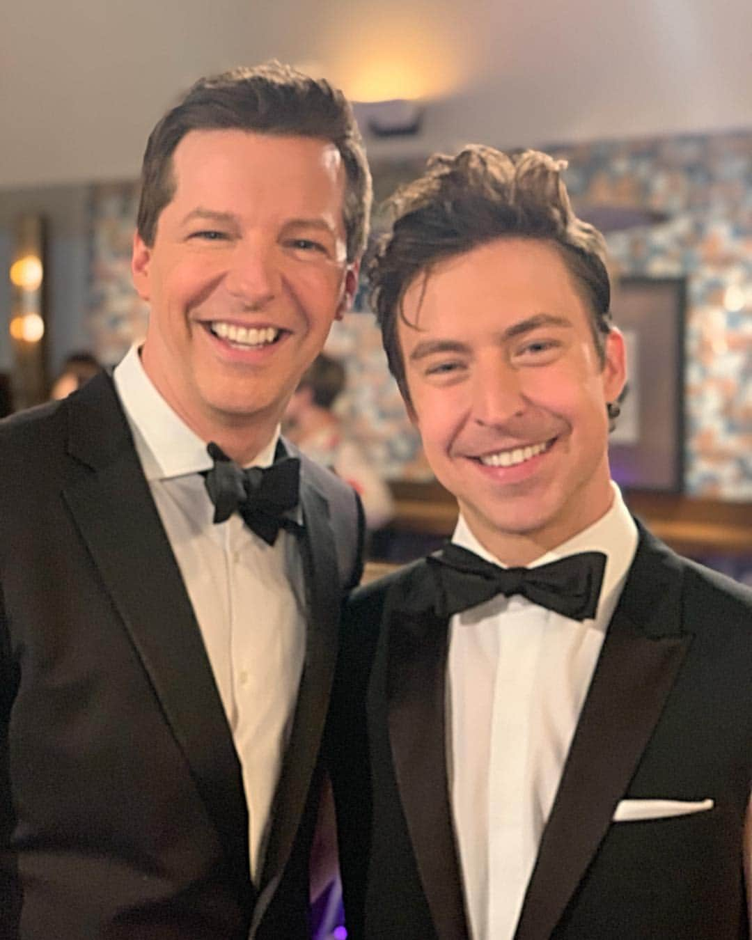 デブラ・メッシングさんのインスタグラム写真 - (デブラ・メッシングInstagram)「THE GROOMS. Can you believe Jack is really getting married?! It all begins now, EAST COAST! #willandgrace #tonight @nbcwillandgrace」4月5日 10時01分 - therealdebramessing