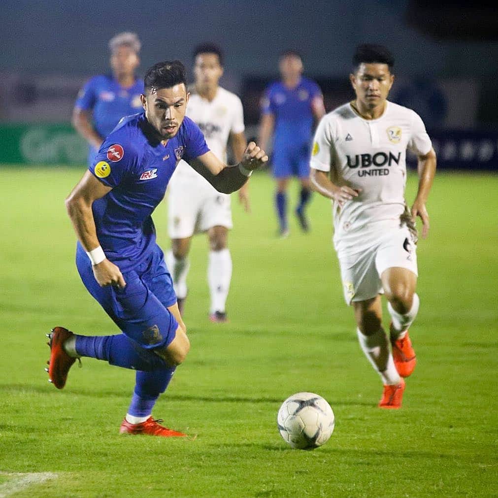 ヴィンセント・ケインのインスタグラム：「Everything negative - pressure, challenges, are all opportunities for us to rise! Tomorrow we go again! Susu 💪💙 #airforceunited #vincent #kv11 #susu #fighting #nevergiveup #positive #thailand #rayong #keepgoing #bringit #m150championship」