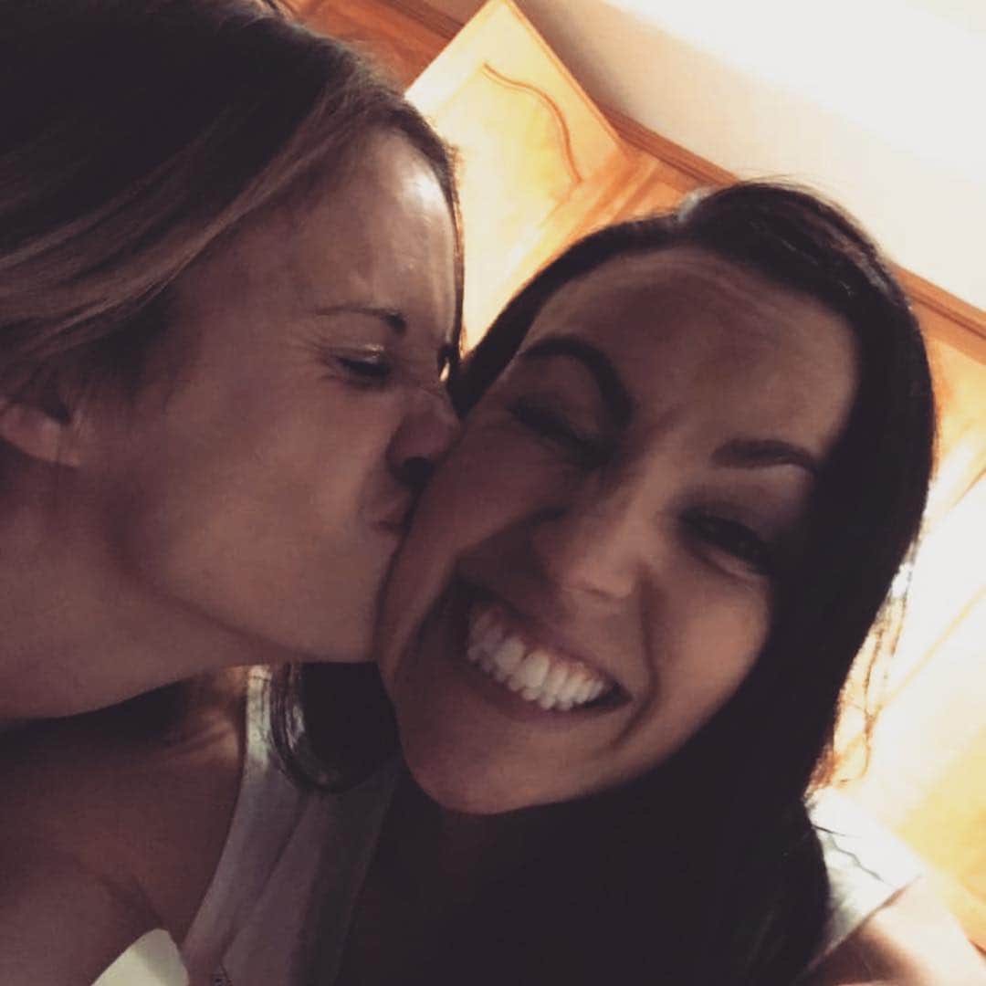 ペイジ・ローレンスのインスタグラム：「💛 Still feelin’ the LOVE 💛 • • #ChampCamp」