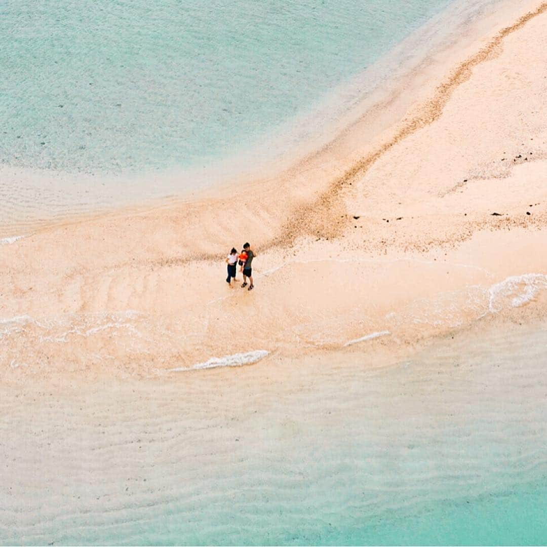 安田美沙子さんのインスタグラム写真 - (安田美沙子Instagram)「少し前に、家族で小浜島へ行って来ました🌈✨ステキな写真が沢山あるので、少しずつ。。。 息子くんの飛行機デビュー✈️ 小浜島を選んでほんとに良かった👶  #instagood #飛行機デビュー #小浜島 #幻の島 #family #旅」4月5日 10時14分 - yasuda_misako