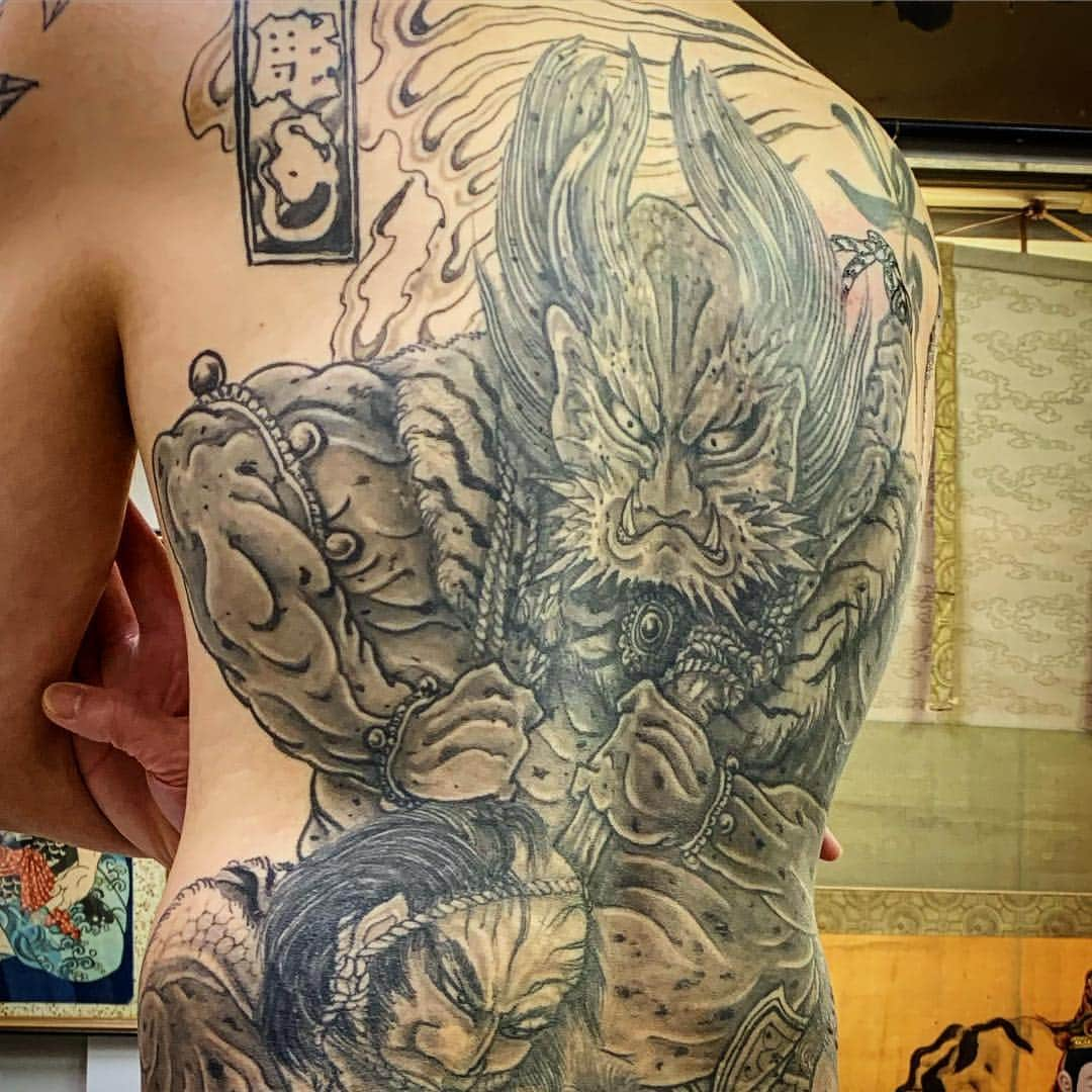 中野義仁さんのインスタグラム写真 - (中野義仁Instagram)「finish ‼️yesterday 🙇‍♂️👍 #H2ocean #H2oceanproteam #officialh2ocean #instagram #memory #traditional #oni #freehand #freehand #inspiration  #japanestatoodesign #art #artist #artistmafia #tattoos #tattooing #tattoo #tattoomag #irezumi #inK #inkdmag #tattoomagazine #tattoos_of_instagram  #tattoolifemagazine #tattooenelgy #tattooinstagram #tattoomania #artistmafia #tattoocultur #tattoocomunity #tattooculturmagazine #tattooare  @jessyentattoo @dennis_camsupply @yokohama_tattoo_museum @souryou @kiwamijewelry @horiyoshi3shop @taiwantattooconvention」4月5日 10時17分 - horiyoshi_3