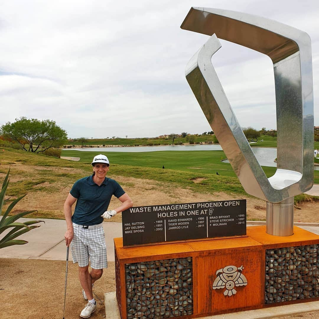 ジェームズ・フェルプスさんのインスタグラム写真 - (ジェームズ・フェルプスInstagram)「Making par on 16 at @tpcscottsdale during a great few days here in Arizona. Huge thanks to Lukas, Nick, Steve, Tyler, Oliver (& Russ on Tuesday) for the golf bucket list check ✔ #grasslikecarpet #rattlesnakes #booo #hashtagforthesakeofit」4月5日 10時26分 - jamesphelps_pictures