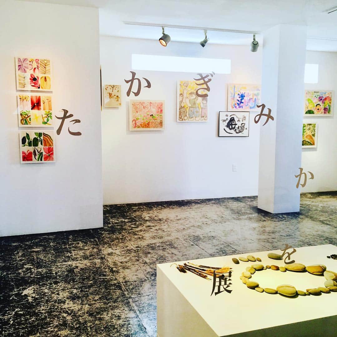 高木正勝のインスタグラム：「たかぎみかを初の個展が福島市oomachi galleryにて始まりました。 今日と明日の2日間です。 書籍「こといづ」や「マージナリア」の原画がたくさん。 ご来場お待ちしています。」