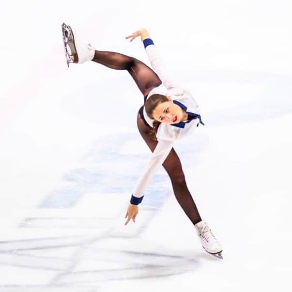 のインスタグラム：「What a feeling in my new @johnwilsonblades ⛸😍😃😊 #johnwilsonblades #figureskating #exhibition #show #emotions」