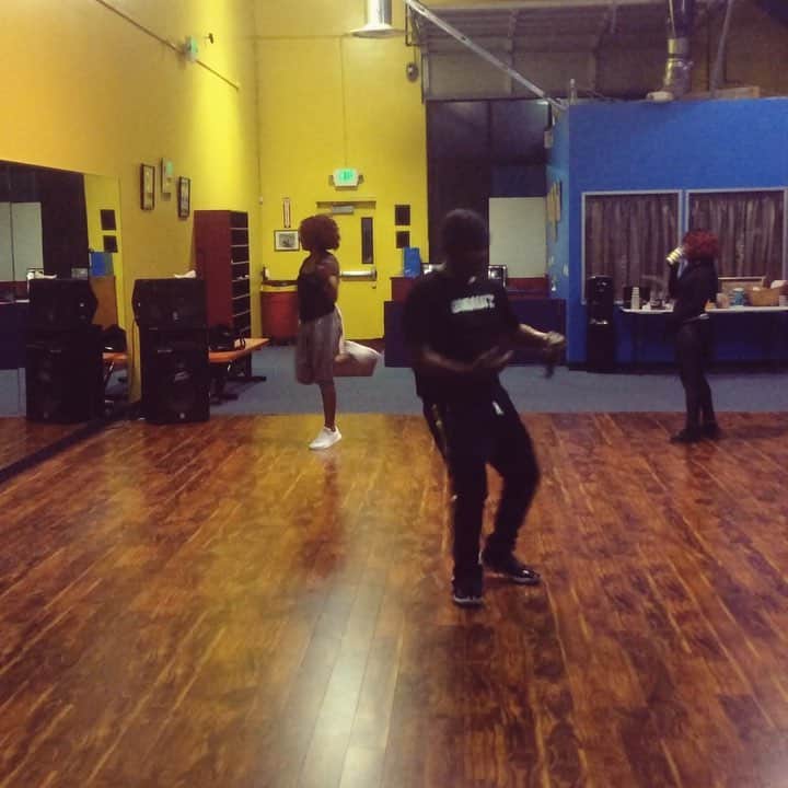 MCハマーのインスタグラム：「This was the cool down song ... we will work on it tomorrow night .. “Kurious featuring Gentry Kozia”」