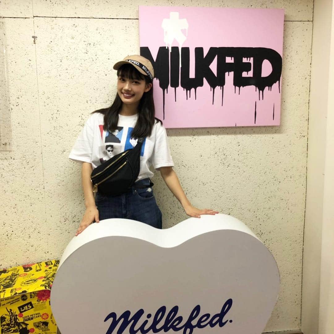 新井舞良さんのインスタグラム写真 - (新井舞良Instagram)「. . MILKFEDさんのプレスルームにお邪魔してきました🌱💜 . 可愛い服がたっくさんでした！！ . 今日は天気も良くてお花見日和でしたね〜🌸 #milkfed #milkfedjp」4月5日 20時50分 - myra_arai