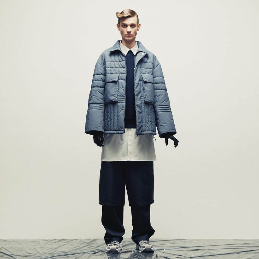 ウィザードのインスタグラム：「期間限定 2019 FALL WINTER COLLECTION の先行受注会を OFFICIAL WEB STORE にて以下の日程で開催致します。  4/6 (SAT) 12:00 ~ 4/15 (MON) 23:59  WIZZARD OFFICIAL WEB STORE  https://wizzard.stores.jp/  #wizzard_fac #wizzard #fashion #tokyofashion  #streetfashion  #fashionphoto  #streetwearbrand  #streetwearaddicted #19aw」