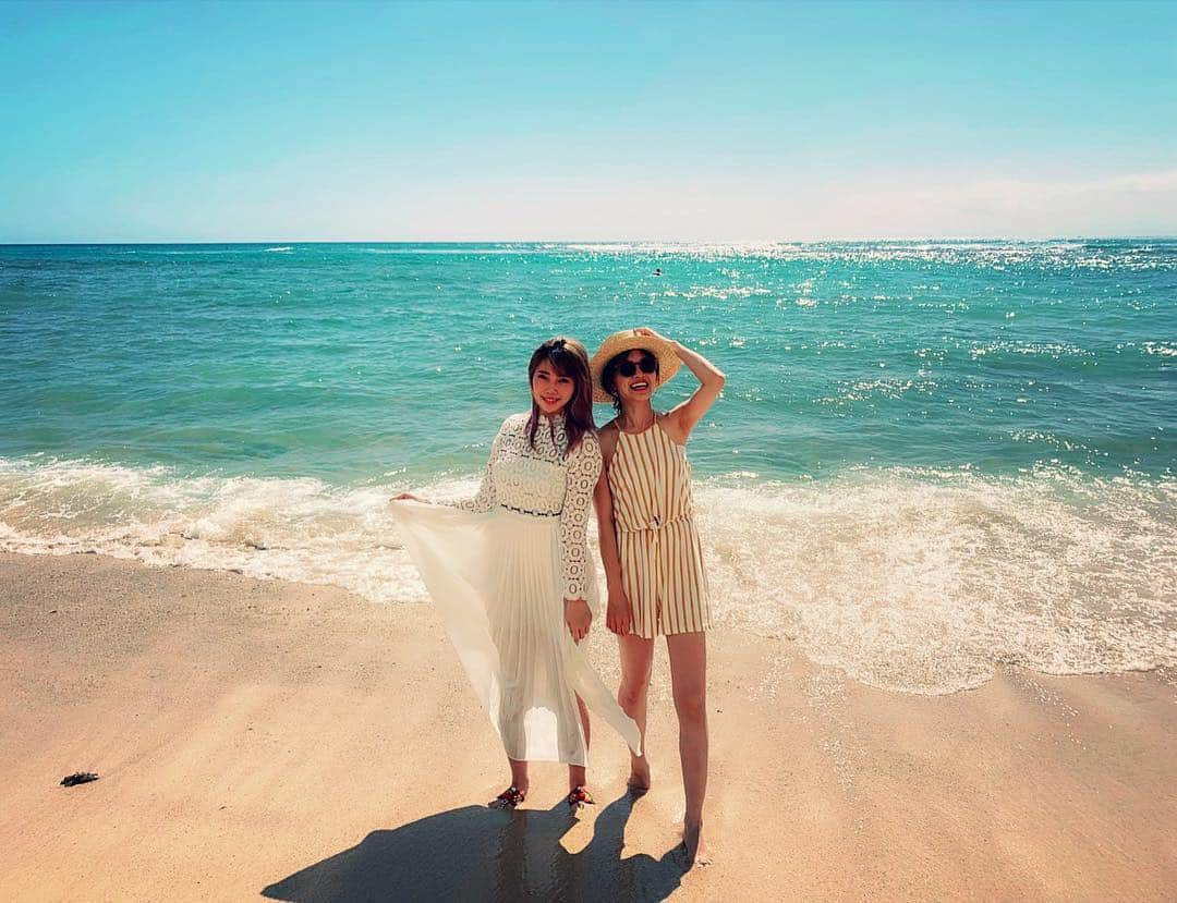 住谷杏奈さんのインスタグラム写真 - (住谷杏奈Instagram)「❤🌊👭🌊❤ ･ ･ ･ ･ ･ #Hawaii#hawaiistagram#friend#familytrip  #beach#beautifulsea#beautifulsky#trip#travel #hawaiiphotographer#privatebeach#Hawaiifashion」4月5日 20時46分 - annasumitani