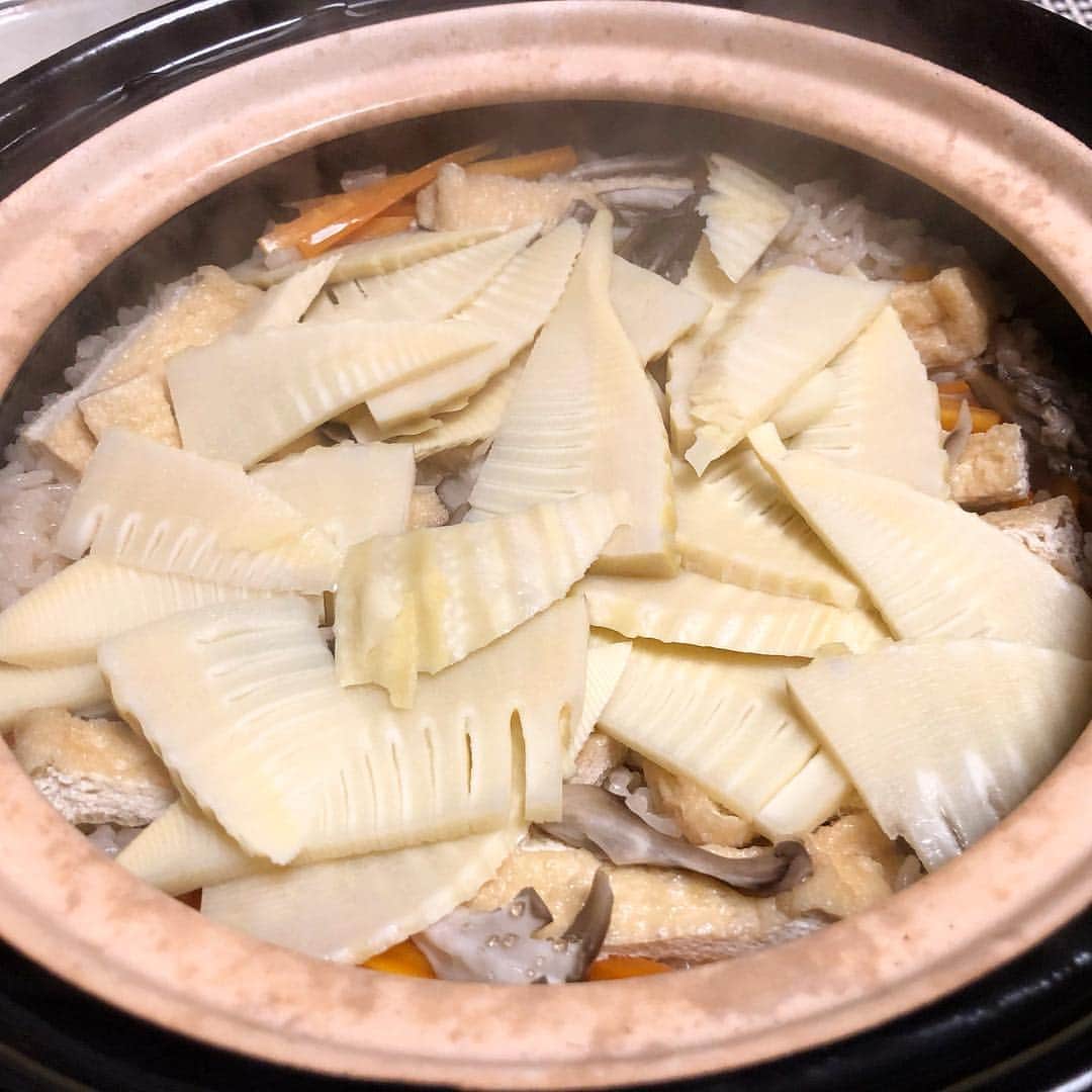 岡峰光舟さんのインスタグラム写真 - (岡峰光舟Instagram)「筍の炊き込みご飯。鯖は自分が焼きました。#たけのこご飯」4月5日 20時48分 - kohshuokamine