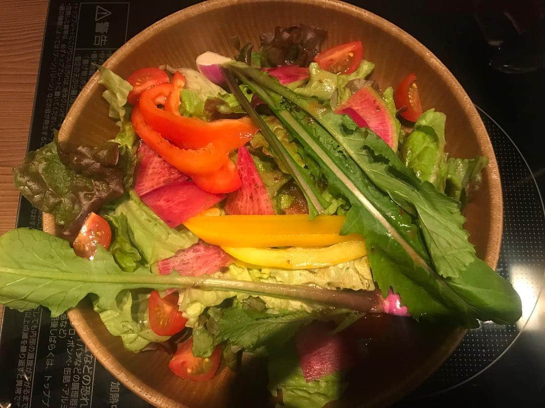 クロちゃんさんのインスタグラム写真 - (クロちゃんInstagram)「昼夜兼用ご飯 ・サラダ ・おじや  ヘルヘルシー！」4月5日 20時54分 - kurochandesuwawa