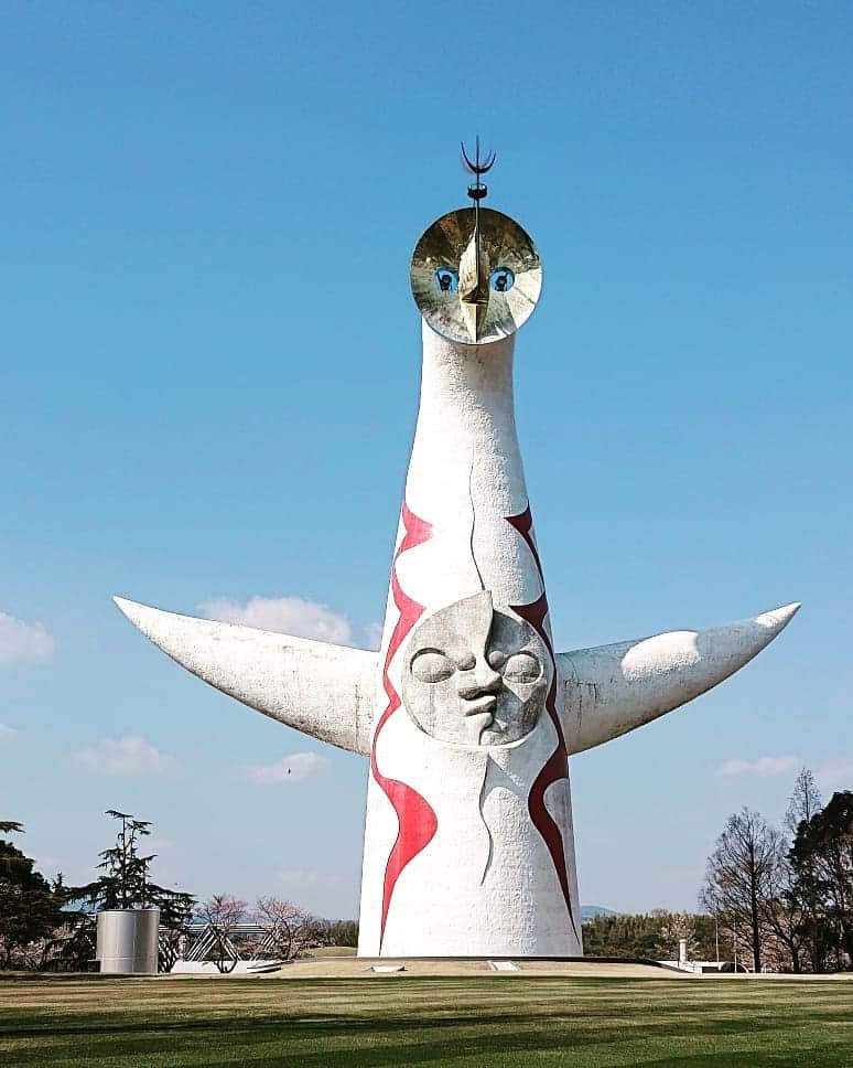 アーキ ホームライフさんのインスタグラム写真 - (アーキ ホームライフInstagram)「こんにちは😊 千里万博記念公園に行って来ました🐾  天気も良く絶好のお花見日和で桜がとっても綺麗でした🌸 万博公園にお越しの際は是非千里の展示場にもお越しください！(ツネモト)  #千里万博記念公園 #ホームライフ #homelife #アーキホームライフ #おしゃれな家 #こだわりの家 #home #house #family #桜  #花見 #太陽の塔 #🌸 #千里 #和泉 #福知山 #舞鶴 #豊岡 #加東 #加古川 #姫路 #はじめての家づくり #自然素材 #無添加」4月5日 21時00分 - archihomelife_after