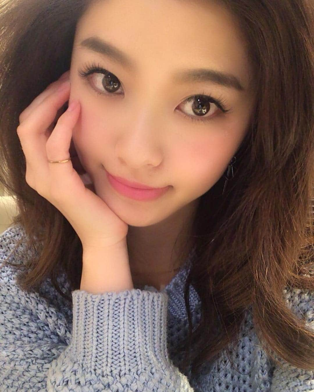 八軒あやねさんのインスタグラム写真 - (八軒あやねInstagram)「2か月ぶりくらいにマツエクリペア行ってきたよ〜💗 安定のアンクロエさん👀💠 持ちが良すぎて、いつもだいたいリペアは1ヶ月半くらい🤙 最近ナチュラル系目指してるから本数も140本🌸 フサフサ生き返った〜👼☀️ #アンクロエ #アンクロエ南森町 #マツエク #まつエク #マツエクサロン #まつエクサロン #大阪 #美容 #まつげ #まつげ命 #チームアンクロエ #モデル #関西モデル」4月5日 21時01分 - ayagram_8_