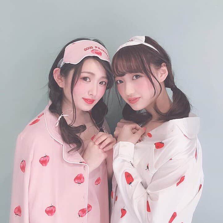青木菜花のインスタグラム：「.﻿﻿ .﻿﻿ 17kgオフィシャルブック本日発売です！﻿﻿ ﻿ 撮影とっても楽しかった！！♡﻿ ﻿ コンビニや本屋さんでgetできます〜！🌼﻿﻿ 私も載っているので探してみてね🥰﻿﻿ .﻿﻿ .﻿﻿ #17kg」