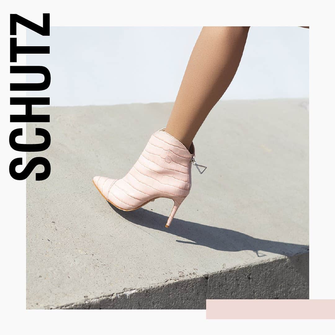 Schutzのインスタグラム：「Pretty in pink.  #UNLOCKYOURCITY #SCHUTZFALL」