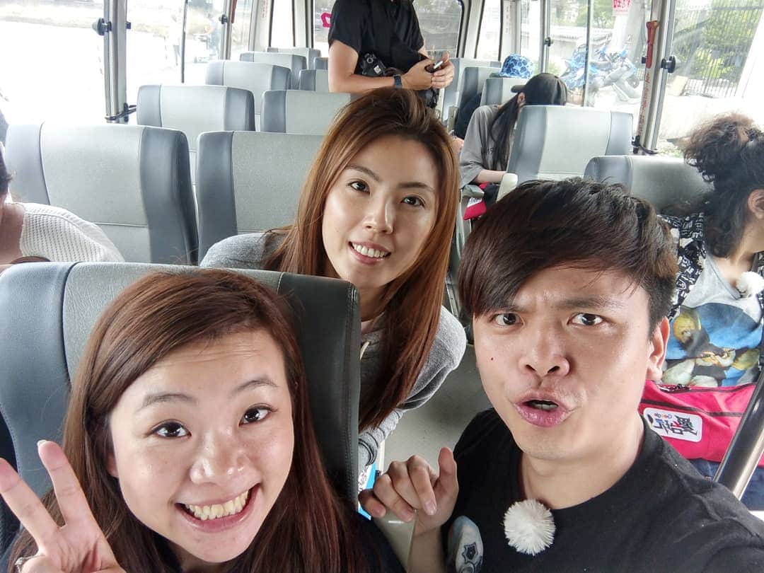 蔡阿嘎さんのインスタグラム写真 - (蔡阿嘎Instagram)「大家不要再認錯了喔，前面是理科太太，後面是文組太太啦！🤔🤔🤔 #蔡阿嘎 #嘎嫂二伯 #理科太太 #文組先生 #taiwan #youtuber #有小朋友一直搞混哈哈哈」4月5日 21時24分 - yga0721