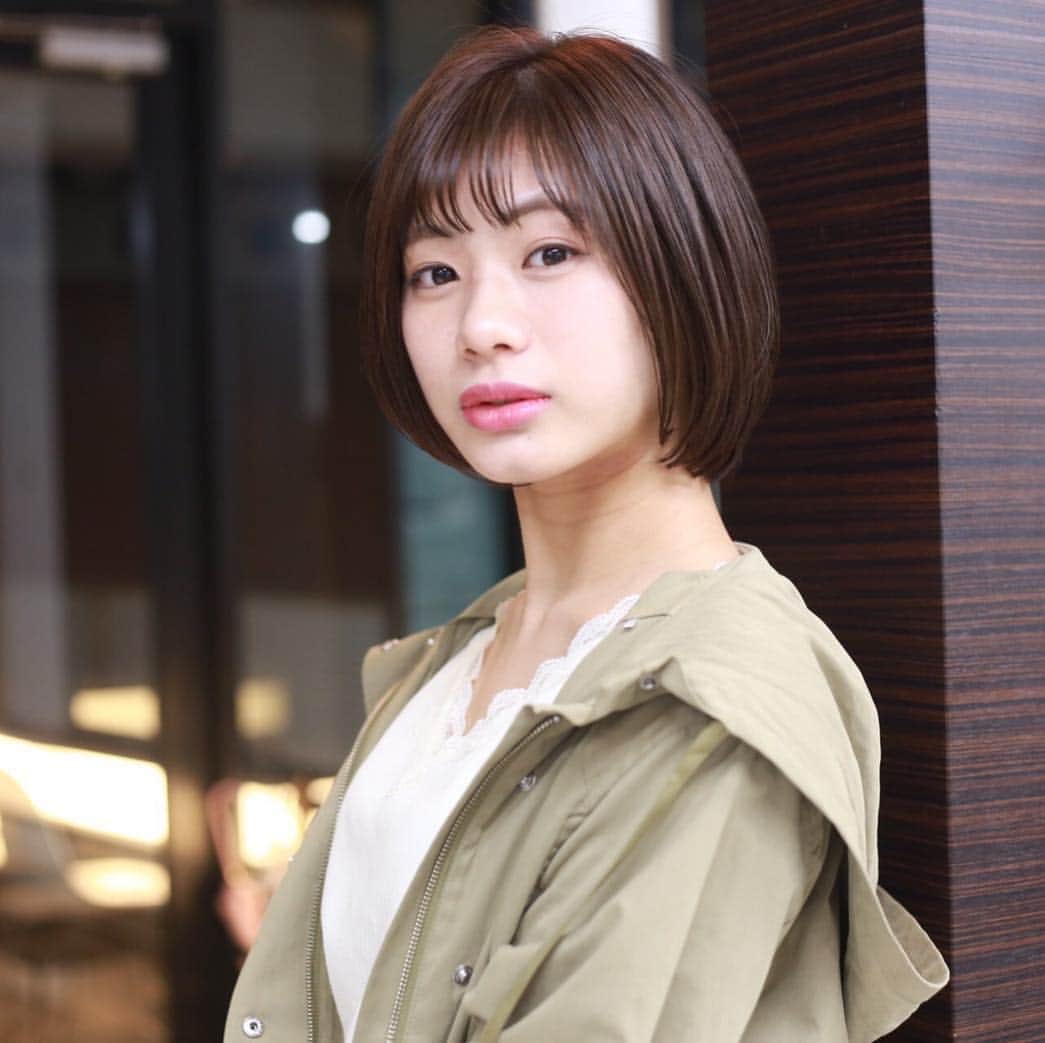 深川舞子のインスタグラム：「髪を少しだけ切って髪色も調節を してくださいました！  今回もお気に入りです😊 @ebi0524 さんありがとうございました！ 明日の握手会お楽しみに！  #パールアッシュ #LUIK」