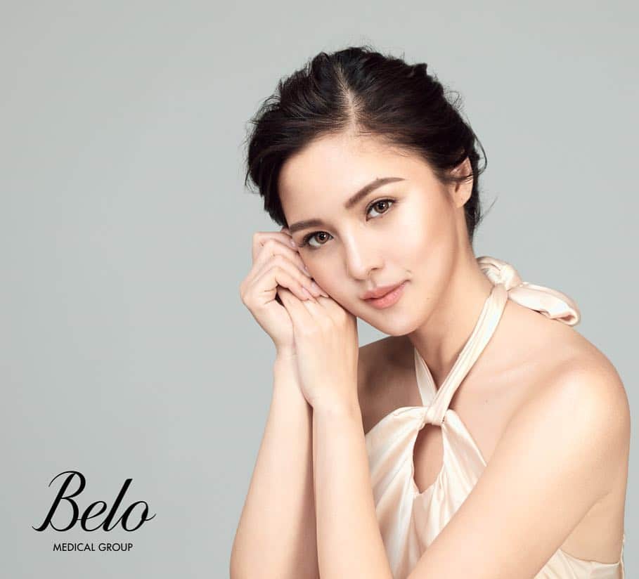 Kim Chiuさんのインスタグラム写真 - (Kim ChiuInstagram)「#BeloSkinReboot  this has been my go to machine whenever I visit belo and Im very happy that @belobeauty @victoria_belo @cristallebelo @dochayden chose me to represent skin reboot!💗 thank you 😁❤️ . . #BeloSkinReboot is one of the latest skin tightening procedure that uses radio frequency and micro current technology.  It helps address sagging, in the face as well as the body.👍🏻 usually as a starter you have to do 4 sessions once every two weeks and after that you can see great great result!!!😍 visit @belobeauty for proper consultation!💗 #refreshyourskin」4月5日 21時27分 - chinitaprincess