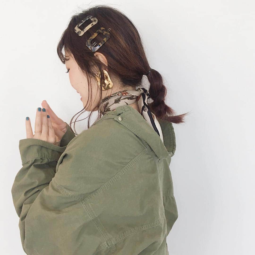 のインスタグラム：「⚪︎ この春も気になるレオパード柄。 小物から取り入れてみては？ ヘアアレンジに活躍するクリップ類も入荷しております！ 明日もみなさまのご来店お待ちしております♡ ・ ・ #カオリノモリ #kaorinomori  #ヘアクリップ #ヘアピン #パッチンピン  #ヘアアレンジ #三つ編み #ヘアーアレンジ  #べっこうアクセサリー #レオパード柄  #accessory #fashion #hairaccessory #hairstyle」