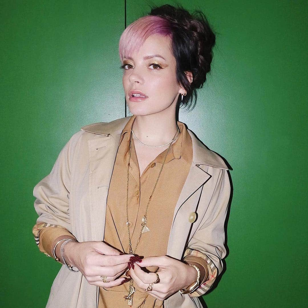 リリー・アレンさんのインスタグラム写真 - (リリー・アレンInstagram)「Fringe snapped」4月5日 21時31分 - lilyallen