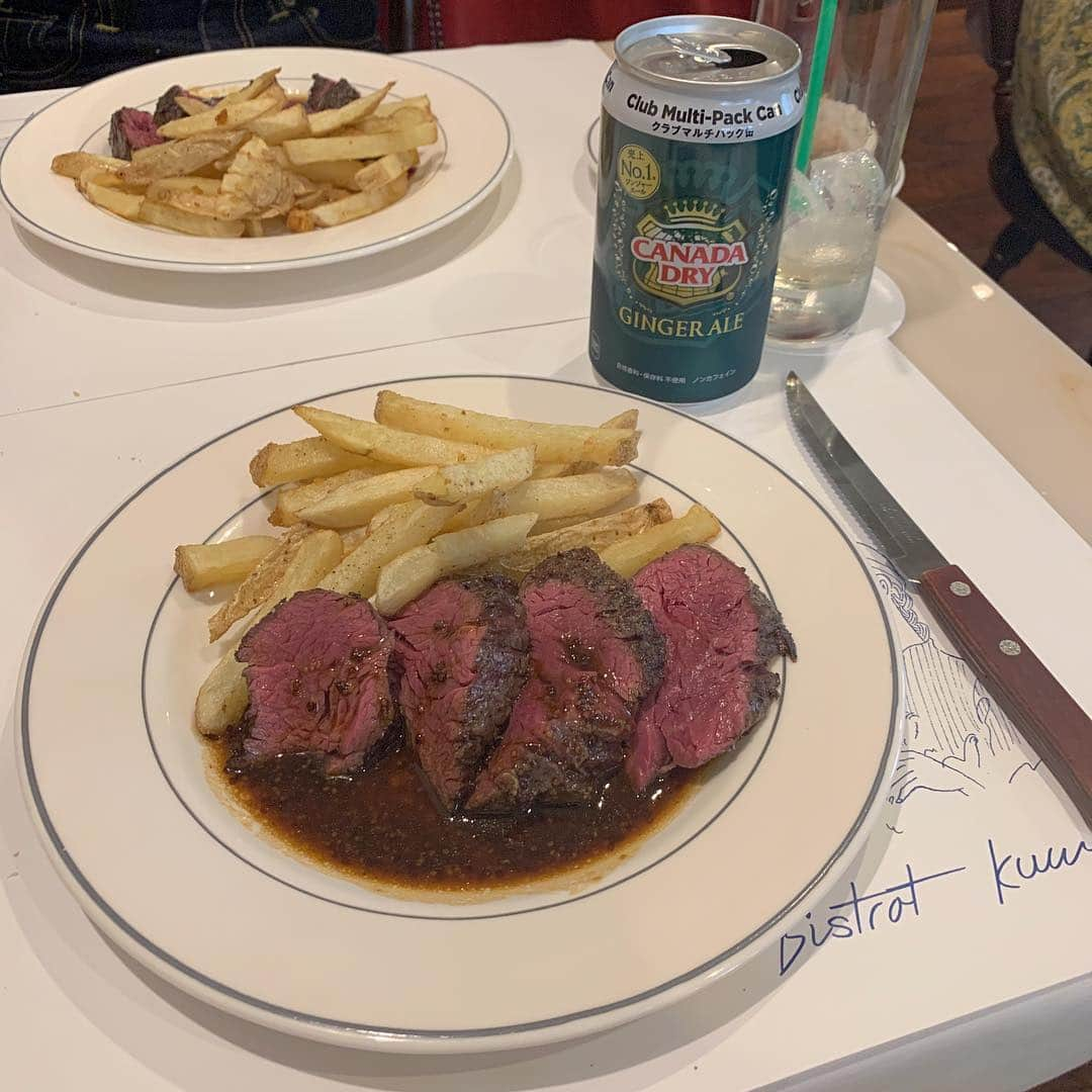 穴井千尋さんのインスタグラム写真 - (穴井千尋Instagram)「. お肉柔らかくて美味しかった☺️💕 blogに載せてるから見てね！ . ビデオトークも受付中だよ〜🎵 受付はストーリーに載せてるのでそちらから お願いします✨ . #ビストロくわばら #渡辺通り #福岡 #ランチ #お肉 #lunch #fukuoka」4月5日 21時41分 - chihiro_anai_official