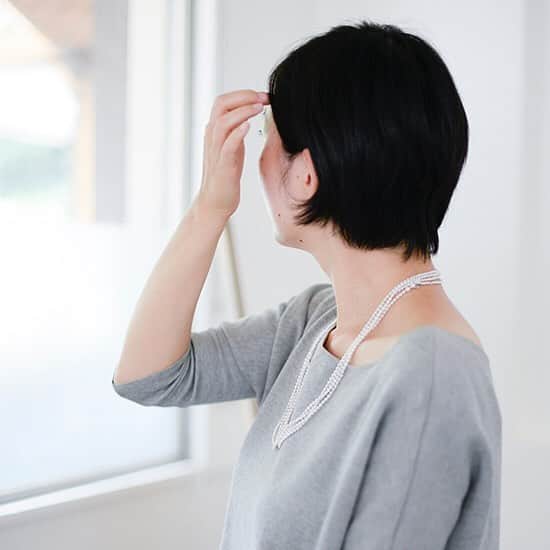 北欧、暮らしの道具店さんのインスタグラム写真 - (北欧、暮らしの道具店Instagram)「老舗刺繍ブランド「トリプル・オゥ」から誕生した、糸のアクセサリーが全種そろって入荷しました！  糸でてきているので、耳に着けているのが気にならないほどに軽やか♪  ラメ入りなので、きらりと上品に煌きます。結婚式や特別なディナーなどのフォーマルなシーンでもお使いいただけますよ◎ - - - - - - - - - - - - 000/イヤリング・ピアス・ネックレス/各種 ▶お買いものは写真内のタグをタップ！　またはプロフィールのリンクからどうぞ→@hokuoh_kurashi ・ #fashion#coordinate#accessories#earrings#000#madeinjapan#耳飾り#手仕事#刺繍#アクセサリー#ネックレス#ピアス#イヤリング#今日のアクセサリー#トリプルオゥ#シンプル#シンプルライフ#シンプルデザイン#暮らしを楽しむ#日々の暮らし#北欧#暮らし#北欧暮らしの道具店」4月5日 13時16分 - hokuoh_kurashi