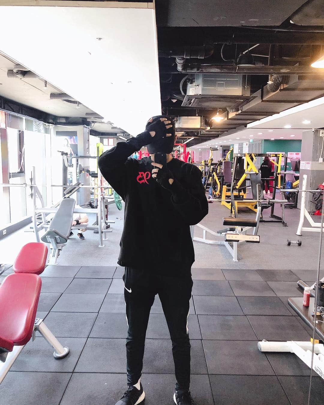 ジェヨンのインスタグラム：「🏋️‍♂️💪💪 #운동 #운동스타그램」