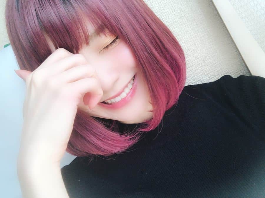 若松春奈さんのインスタグラム写真 - (若松春奈Instagram)「久々の投稿は髪♡  #フラッシュピンク #アッシュベージュ #アンシェールズ ＃ライラック #撮影#29#ヘアーカラー  #カシスレッド #ショートボブ#ミディアムボブ #enjoy #love #hair #shortcut #生きてるうちにやりたい事シリーズ #20代最後の悪あがき #撮影楽しみ」4月5日 13時09分 - wakamatsuharuna
