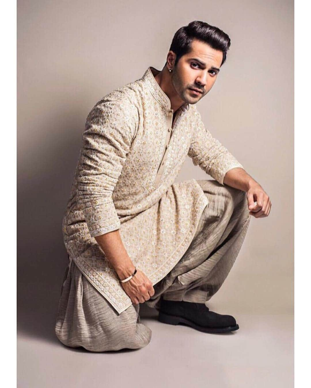 Varun Dhawanさんのインスタグラム写真 - (Varun DhawanInstagram)「ZAFAR in @abujanisandeepkhosla」4月5日 13時24分 - varundvn