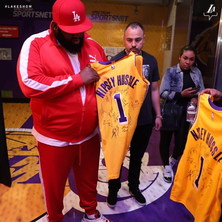 Los Angeles Lakersさんのインスタグラム写真 - (Los Angeles LakersInstagram)「Nipsey in our hearts tonight.」4月5日 13時19分 - lakers