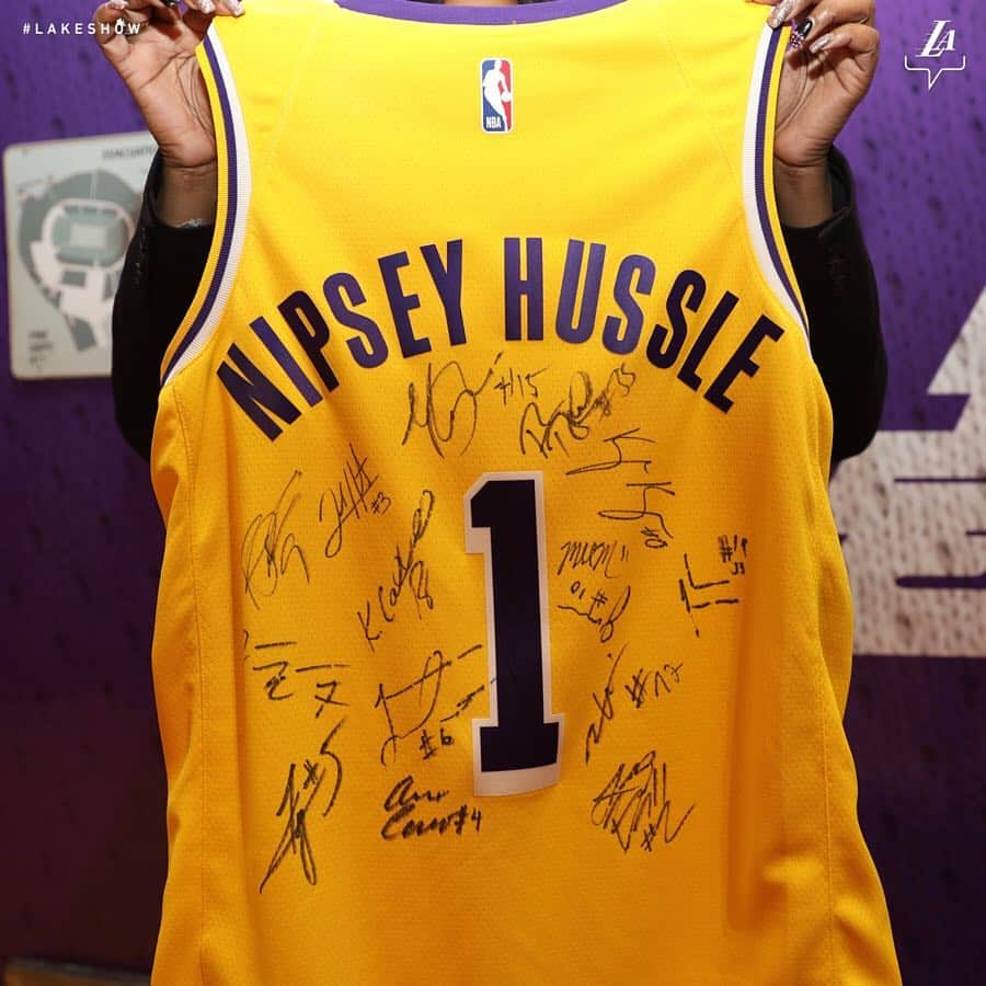 Los Angeles Lakersさんのインスタグラム写真 - (Los Angeles LakersInstagram)「Nipsey in our hearts tonight.」4月5日 13時19分 - lakers