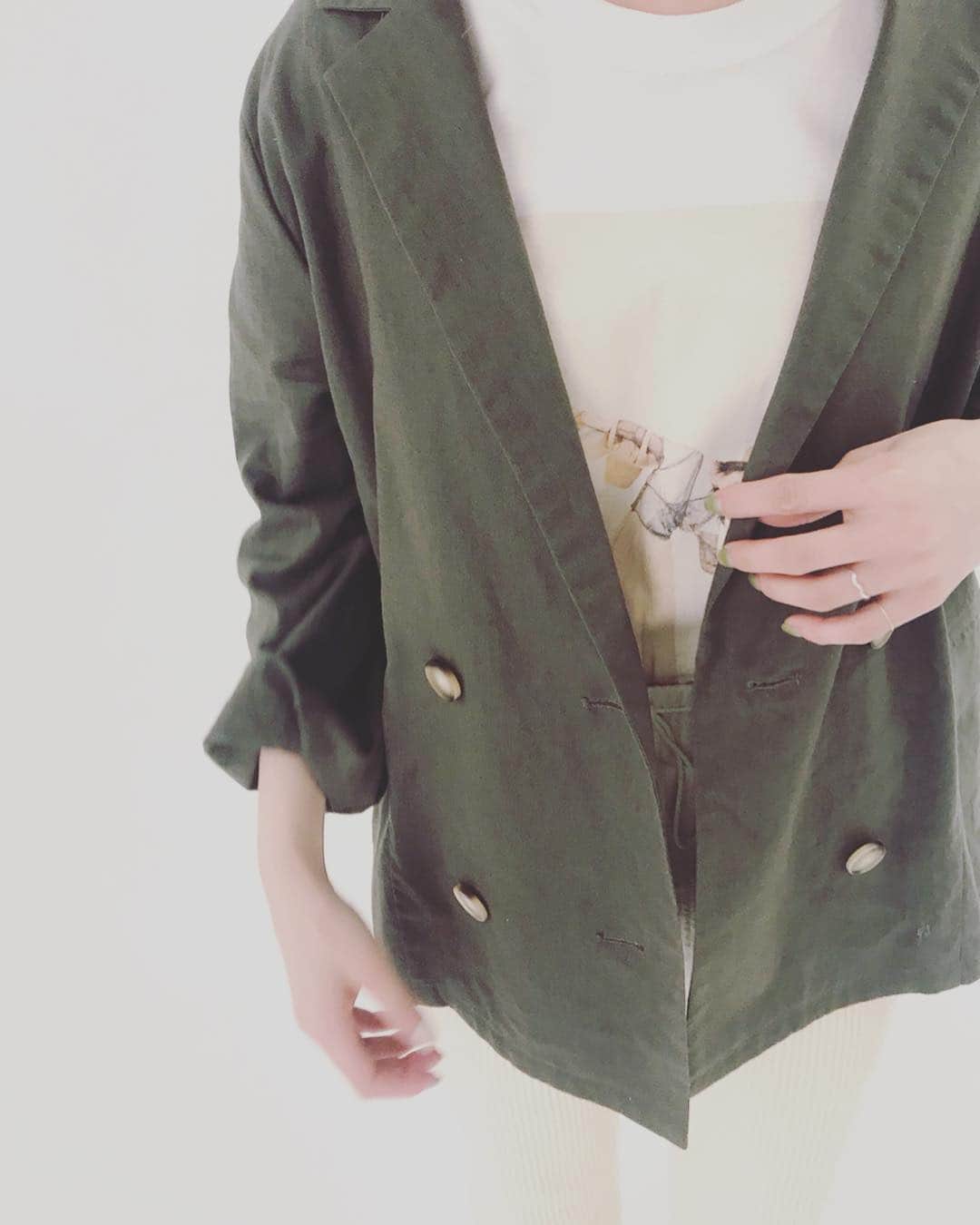 mysticさんのインスタグラム写真 - (mysticInstagram)「［ weekly item ］﻿ ﻿ ﻿ ﻿ リネンジャケット ¥8,900+tax﻿ リネンショートパンツ ¥6,500+tax﻿ ﻿ ﻿ ﻿ 今季大人気のリネン素材を使用したジャケットとショートパンツ。﻿ ﻿ ﻿ ﻿ ジャケットは着回し抜群なので今季1枚は持っておきたいアイテムですね☺︎ ﻿ ﻿ ﻿ ﻿ 今季はセットアップがトレンドなのでぜひ挑戦して頂きたいです♡﻿ ﻿ ﻿ ﻿ ﻿ #my_weeklyitem ﻿ #mystic_2019ss ﻿ #mystic_mystyle ﻿ #ミスティック﻿ #リネンジャケット ﻿ #リネンパンツ ﻿ #セットアップ」4月5日 13時29分 - mystic_pr