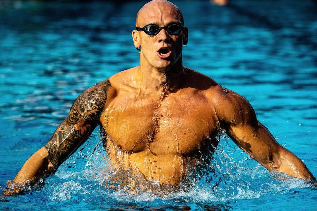 マイケル・クリムさんのインスタグラム写真 - (マイケル・クリムInstagram)「Sucking in the big ones! Great session with the squad this morning! Captured by the guru @joshsymon #swimming #skinfitness @klimbymichaelklim」4月5日 13時43分 - michaelklim1