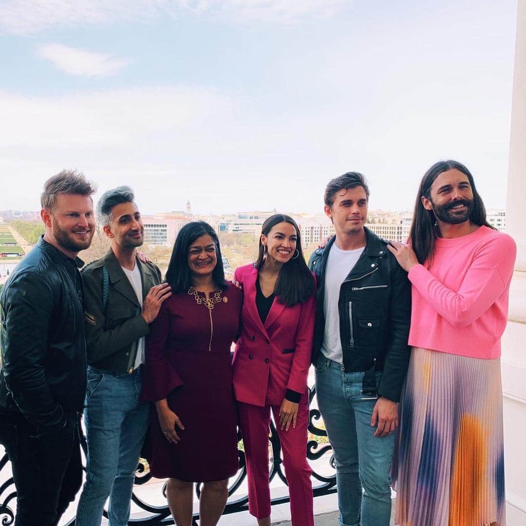 CNNさんのインスタグラム写真 - (CNNInstagram)「Can you believe? Visitors to Capitol Hill on Thursday almost couldn’t when the cast of "Queer Eye," the Netflix reality makeover show, paid a visit to lawmakers. @antoni, @jvn, @bobbyberk & @tanfrance came to drum up support for the proposed #EqualityAct, which would bar discrimination based on gender identity, sex and sexual orientation by expanding the 1964 Civil Rights Act. They had a meet-and-greet — and a few selfies — with House Speaker Nancy Pelosi and Democratic Rep. Alexandria Ocasio-Cortez of New York, as well as meeting House Majority Leader Steny Hoyer, D-Maryland, Rep. Pramila Jayapal, a Washington state Democrat, and Democratic Rep. Judy Chu of California. (📸: @speakerpelosi / @repjayapal / @tanfrance / @jvn)」4月5日 14時27分 - cnn