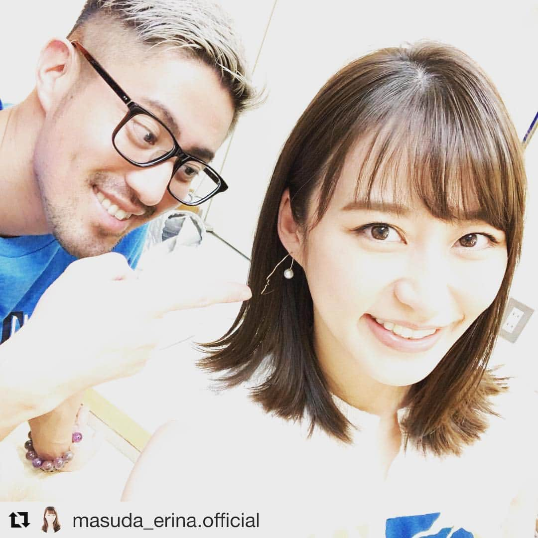 小林 ディスカスさんのインスタグラム写真 - (小林 ディスカスInstagram)「#枡田絵理奈 さま いつもありがとうございますっ🥰✨🙏🏾✨👱🏾‍♂️✨🙏🏾✨🥰 #tokyo #japan #fashion #ファッション #本日の絵理奈さま #ますぱん  #良き妻良き母 #才色兼備 #見習いたい #東京 #小林ディスカスは広島カープと堂林選手をおしています #styling #stylingbyme #mywork  #Repost @masuda_erina.official with @get_repost ・・・ 昨日はお仕事でした。 衣装のピアス、細いワイヤーとパールでできた繊細なデザイン。よく見ると、なんと人の横顔の形‼ ︎両耳につけたら顔が３つ👩👩👩個性的で可愛かったです。  #ステラハリウッド #小林ディスカス さん」4月5日 15時21分 - discus_kobayashi