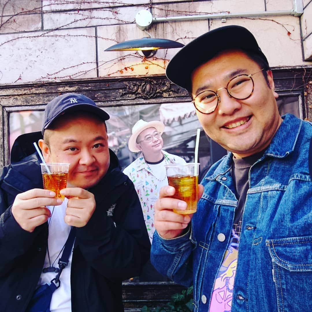 とにかく明るい安村さんのインスタグラム写真 - (とにかく明るい安村Instagram)「TKO木下さんのブランド「BUCCA44」の展示会行って来ました！ またぴったりな服を見つけました！  ただ、全然デブがいなかった… デブは俺と赤羽だけ…  聞いてたのと違う…  最&高！！ #TKO木下 #サルゴリラ赤羽 #とにかく明るい安村 #とにかく天気がいい恵比寿 #BUCCA44」4月5日 15時22分 - tonikaku.a.yasumura