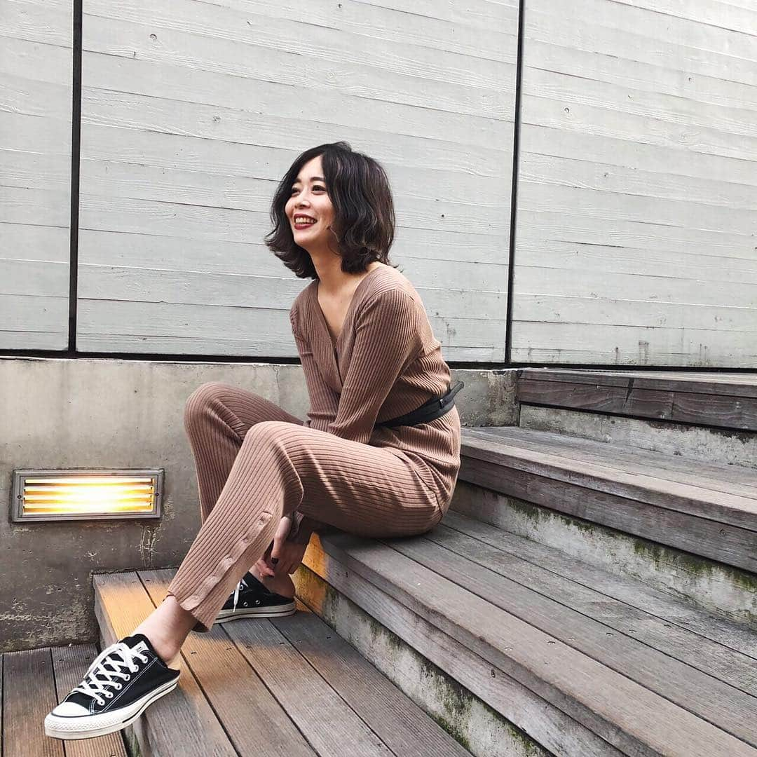 Ameri VINTAGE LUMINE SHINJUKUさんのインスタグラム写真 - (Ameri VINTAGE LUMINE SHINJUKUInstagram)「. 【NEW ARRIVAL】 . ⚫︎SNAP BUTTON POCKET KNIT GEG / BLK / BLU ¥12,900 (+tax) ⚫︎SNAP BUTTON KNIT PANTS GEG / BLK / BLU S / M ¥11,100 (+tax) . @aym__319  174㎝ / パンツMサイズ着用 . 朝から人気のリブニットのセットアップ。 体のラインを拾いすぎないフィット感で 肌触りも良く着心地抜群です💕 . 上下ともにスナップボタンが付いているので お好みのシルエットで着用可能です◎ . 新宿店、全色在庫ございます！ 是非店頭にてお試しくださいませ。 . . #amerivintage #ameri #setup #knit  #tops #pants #shinjuku #lumine2」4月5日 15時29分 - ameri_shinjuku