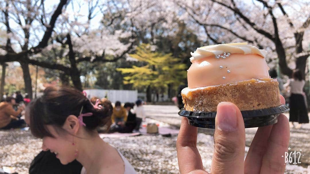 小野さゆりさんのインスタグラム写真 - (小野さゆりInstagram)「おはなみ  #桜 #お花見 #お花見コーデ」4月5日 15時48分 - sayuriono0301