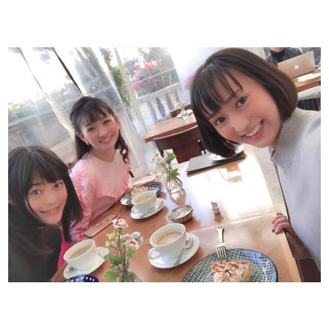 早乙女わかばさんのインスタグラム写真 - (早乙女わかばInstagram)「.﻿ あっこと花梨に会いました☺️💓﻿ ﻿ 花梨は今ドイツを拠点にカメラの仕事をしていますが🇩🇪1月振りに会えたので、なんだか海外にいる感じがしません😆✨﻿ ﻿ あっこは2週間振り（笑）﻿ 2週間前にはOGお花見会🌸をしました😚﻿ 桜がまだ咲いていなかったので、普通のランチになりましたが…😂﻿ ﻿ 花梨は受験生の時から、あっこは子供アテネの時からの仲なので、同期の中でも付き合いが長いです💓﻿ ﻿ 2人に会えて、とても楽しい時間でした😁✨﻿ ﻿ ⭐︎お店がとってもお洒落だったのでオススメ⭐︎﻿ 『表参道バンブー』﻿ ﻿ *･゜ﾟ･*:.｡..｡.:*･･*:.｡. .｡.:*･゜ﾟ･*﻿ お弁当の投稿に沢山コメント下さり有難うございました❤️褒められるとやる気が出ます（笑）﻿ また、お弁当投稿もあげたいと思います😊﻿ ﻿ #同期ランチ﻿ #平成3人娘﻿ #寮外生﻿ #関西人﻿ #笑いが絶えない」4月5日 16時18分 - s_wakaba.94