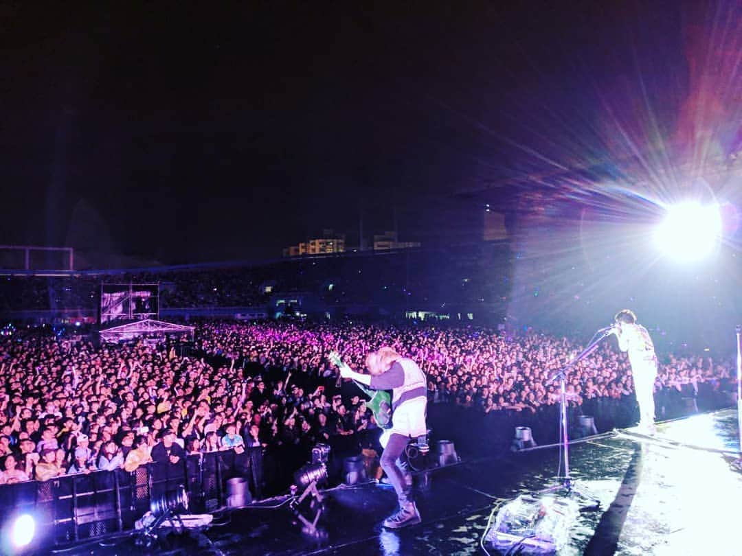 ONE OK ROCKさんのインスタグラム写真 - (ONE OK ROCKInstagram)「Taiwan! #dividetour」4月5日 16時36分 - oneokrockofficial