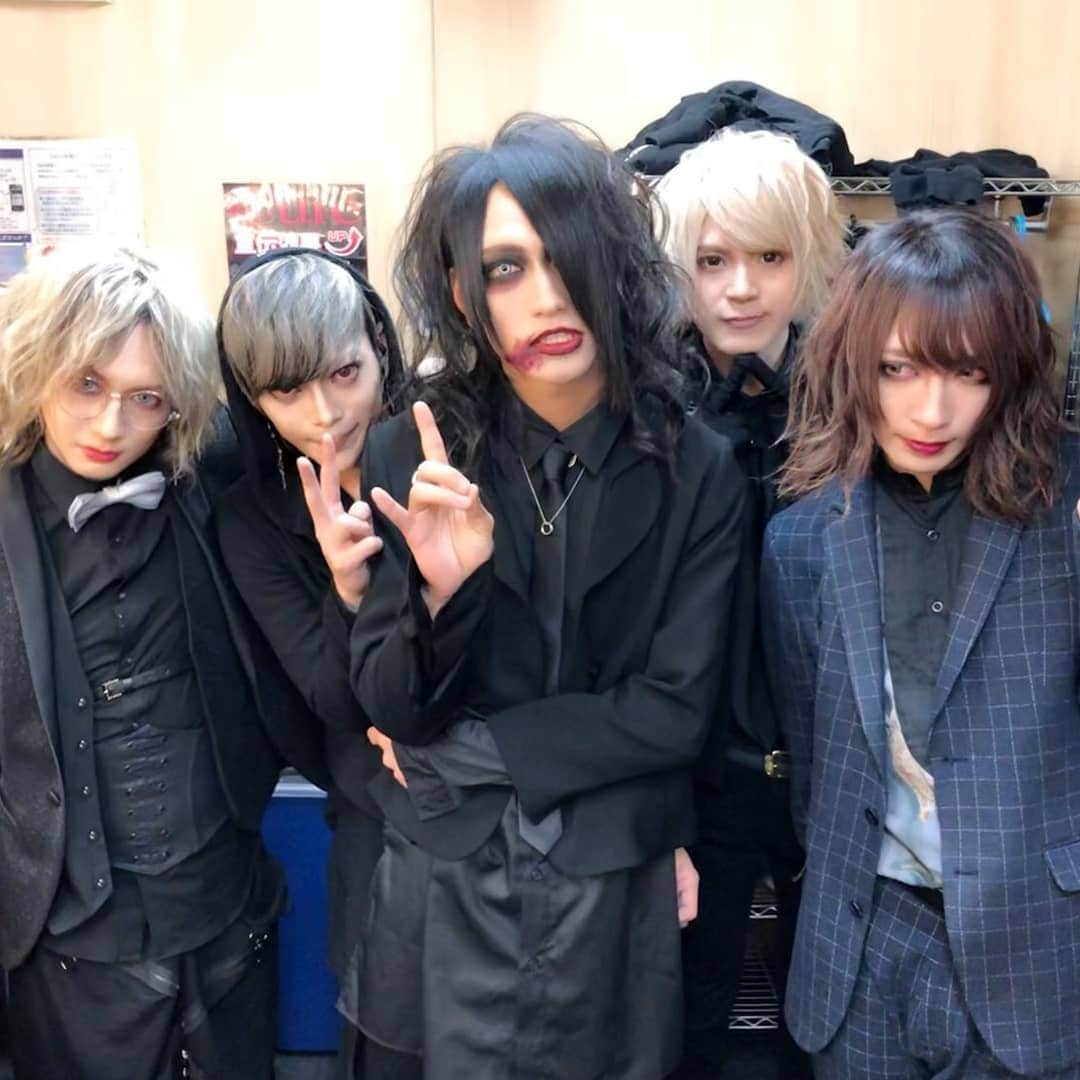 Yusukeさんのインスタグラム写真 - (YusukeInstagram)「3/29池袋EDGE！！！ Daichiさん！！Cazquiさん！架神くん！りょーすけさん！とスペシャルセッションバンド！  みんなと久しぶりにライブできて楽しかった✨ 架神くんは初でしたー！ 素敵なボーカリストでした👊✨ だいちさん誕生日おめでとう🎂  #daichi  #cazqui  #架神  #RYO:SUKE #yusuke #池袋EDGE  #セッション #ライブ」4月5日 16時30分 - hero_yusuke