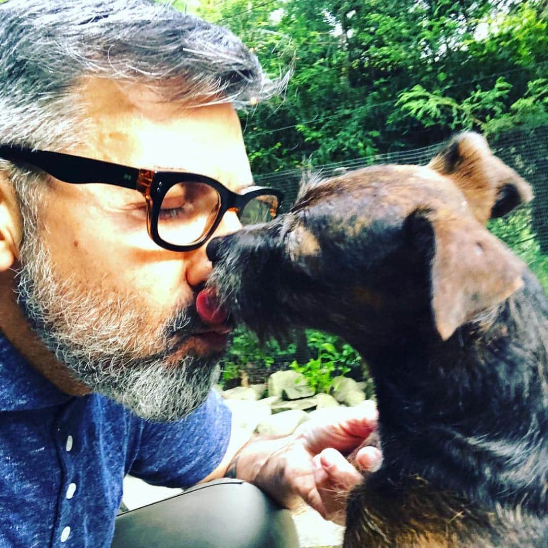 エイミー・セダリスさんのインスタグラム写真 - (エイミー・セダリスInstagram)「Happy Birthday @tonylongoria A true #ariesman . You make everything happen effortlessly. You always look amazing. Such a “yes” man. I love you bunches.」4月5日 22時08分 - amysedaris